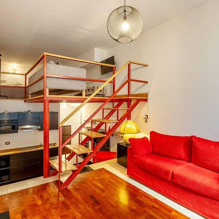 One Bedroom Apartment With Terrace Near Duomo ميلان المظهر الخارجي الصورة
