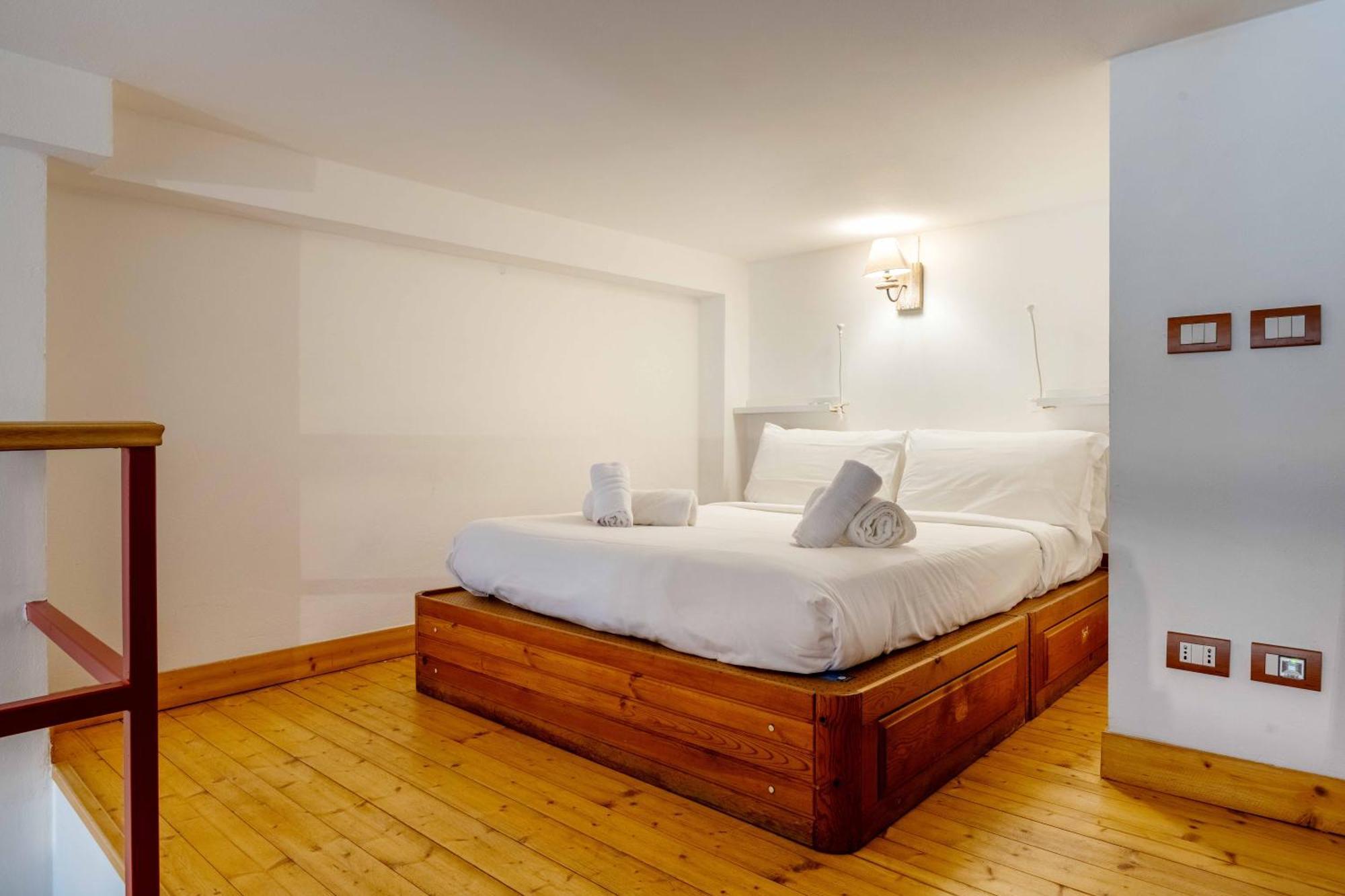One Bedroom Apartment With Terrace Near Duomo ميلان المظهر الخارجي الصورة